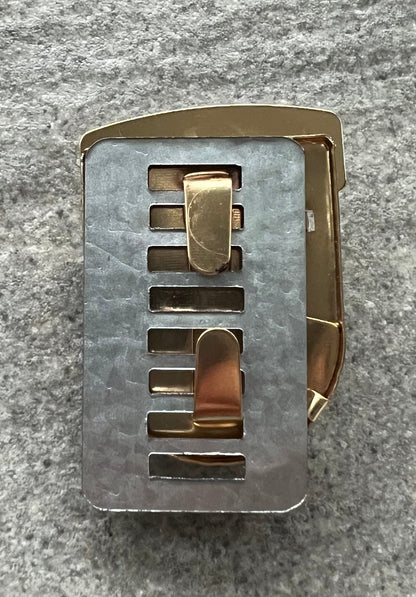 Chiusura a pulsante-oro