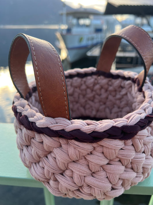 Cestino con manici in pelle