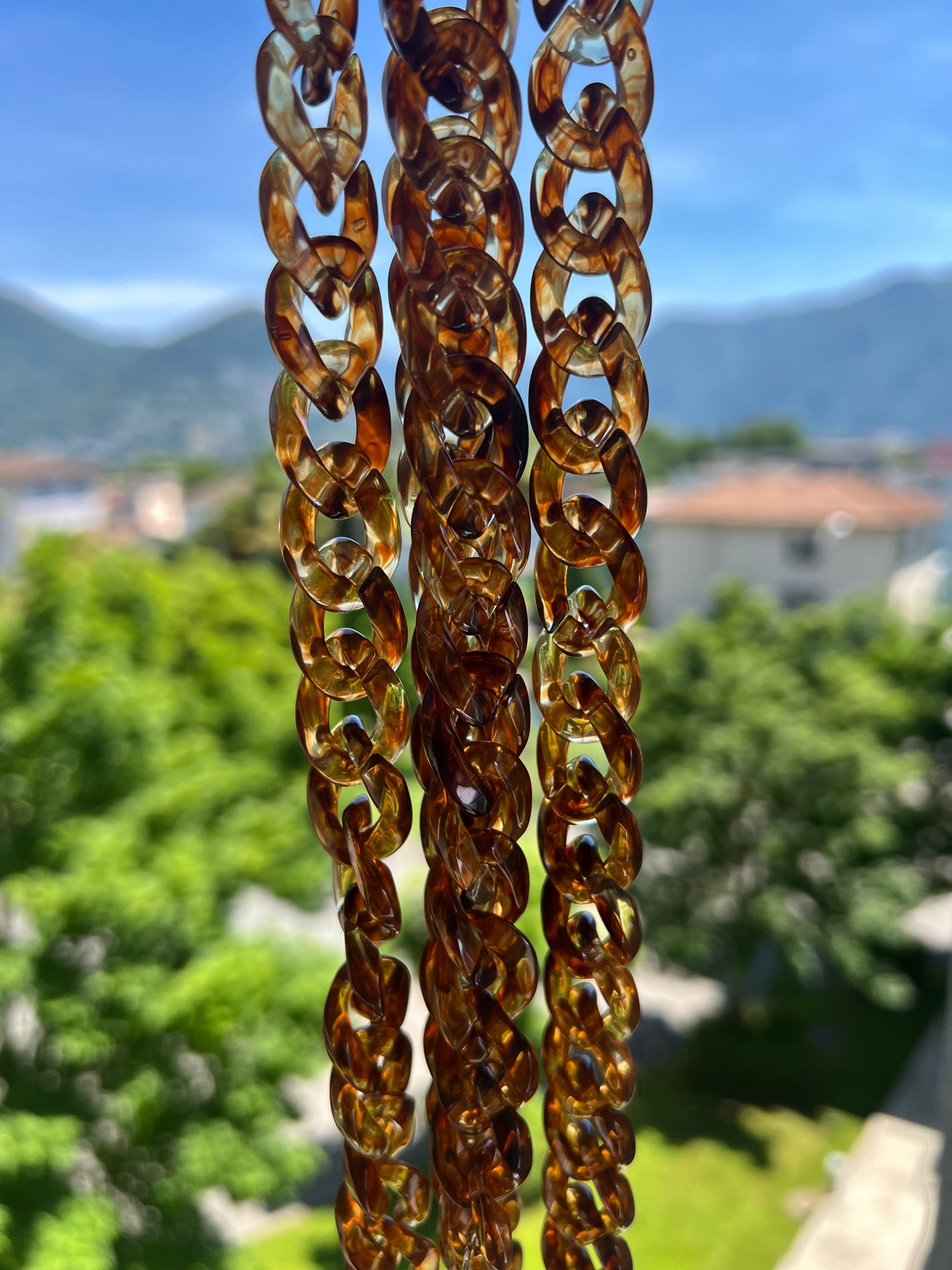 Catena in resine Ambra