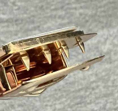 Chiusura a pulsante-oro