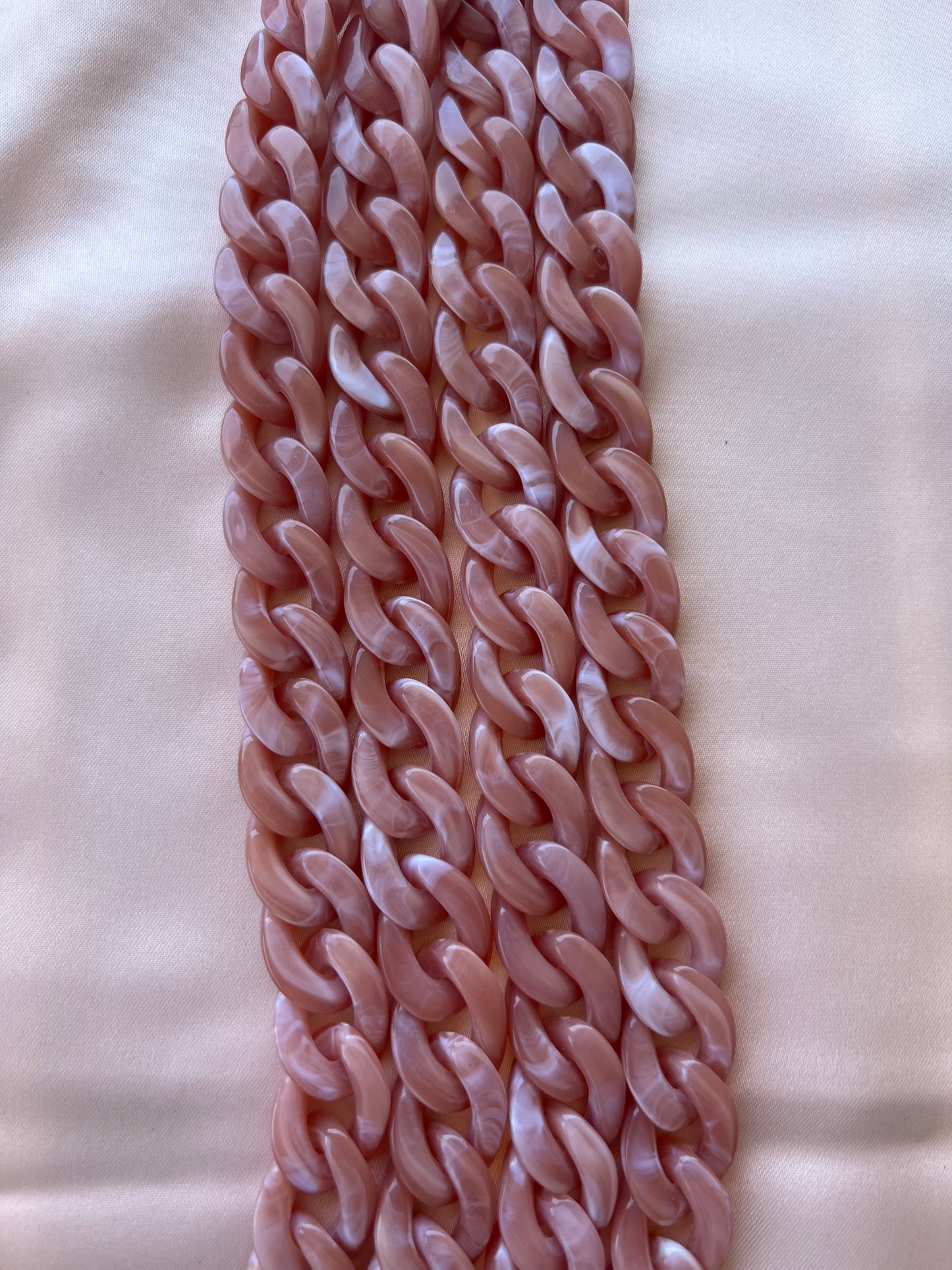 Catena in resina Nude-Rosa