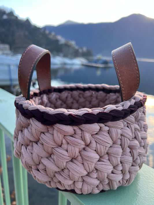 Cestino con manici in pelle