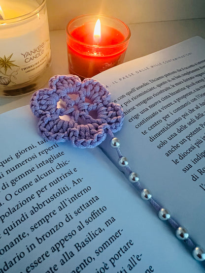 Segnalibro Argento tra i petali