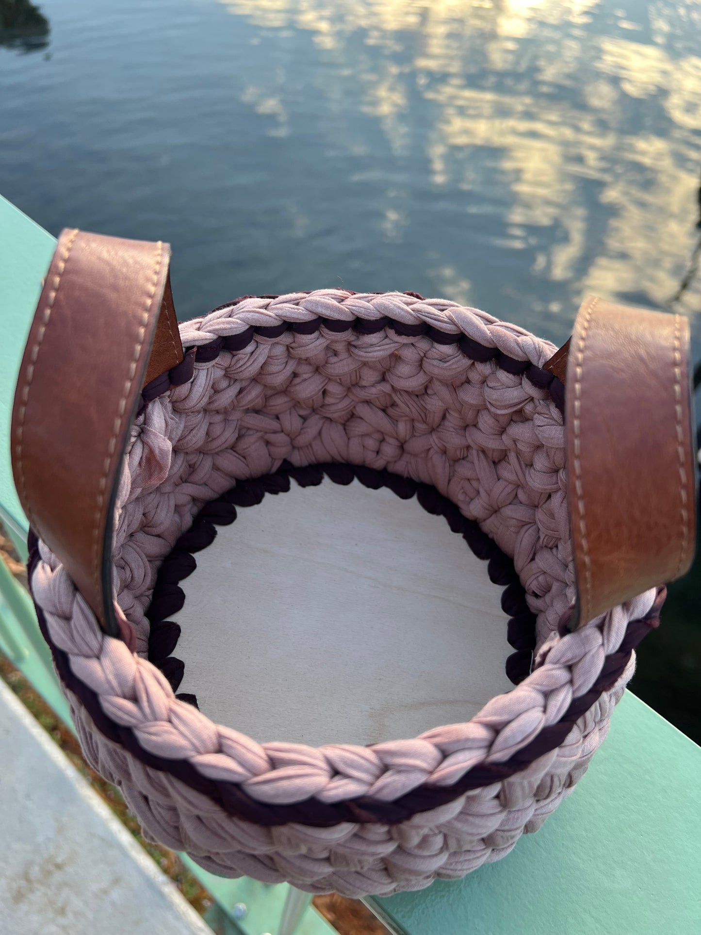 Cestino con manici in pelle