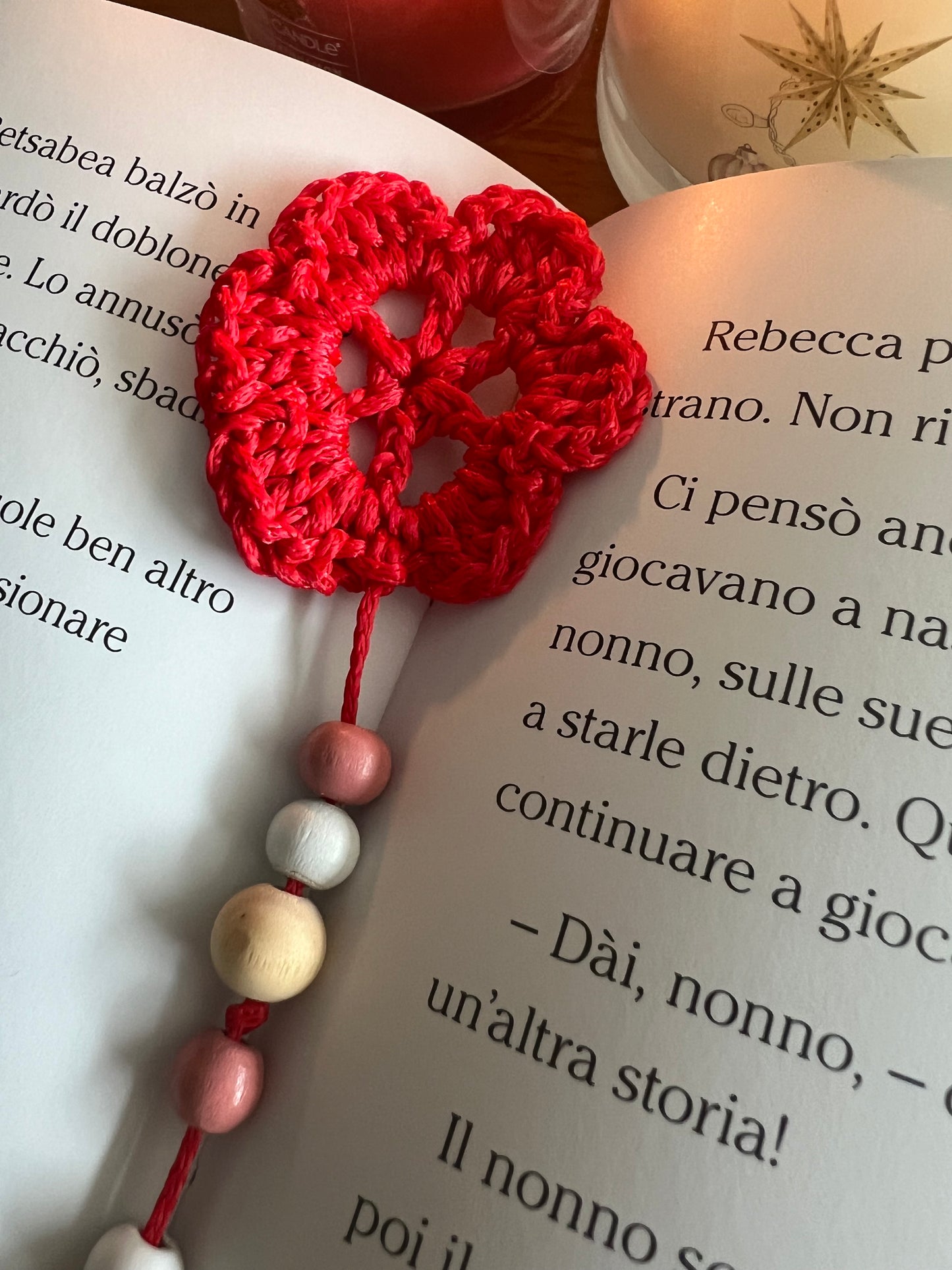 Segnalibro Fiore tra le righe