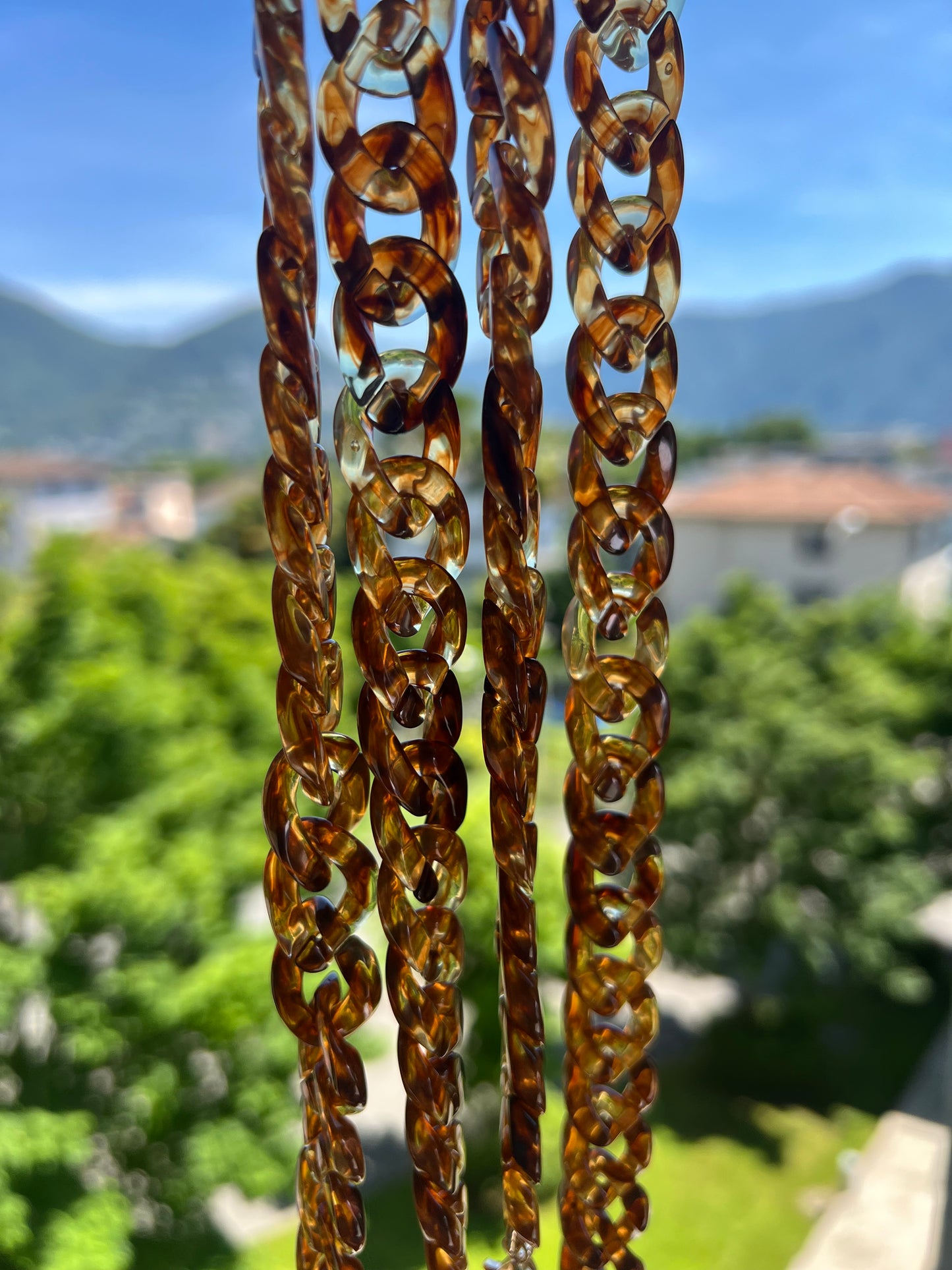 Catena in resine Ambra